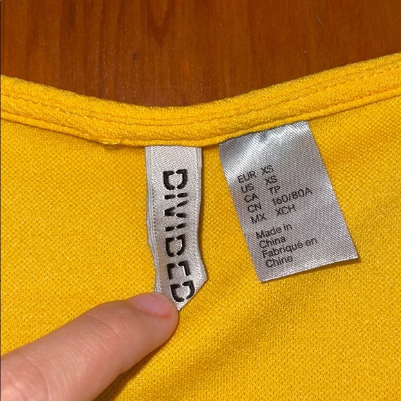 Crop top! - Picture 2 of 2